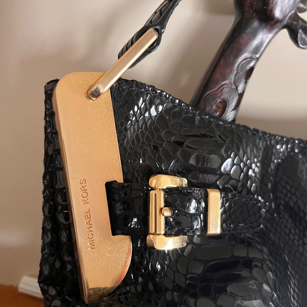 Euc Michael Kors Python Black Bag With Gold Detai… - image 6